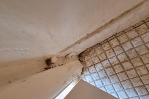 Condo in Hialeah Gardens, Florida, 2 bedrooms  № 2057248 - photo 5