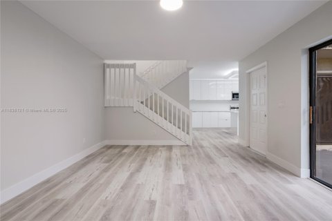 Townhouse in Davie, Florida 3 bedrooms, 153.66 sq.m. № 1820433 - photo 14