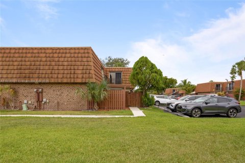Townhouse in Davie, Florida 3 bedrooms, 153.66 sq.m. № 1820433 - photo 4