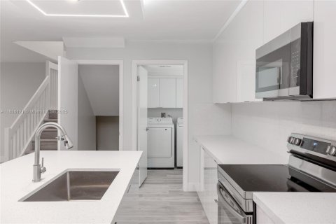 Townhouse in Davie, Florida 3 bedrooms, 153.66 sq.m. № 1820433 - photo 17