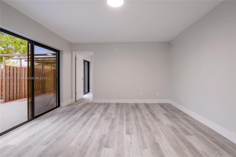 Townhouse in Davie, Florida 3 bedrooms, 153.66 sq.m. № 1820433 - photo 13