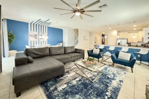 Casa en Davenport, Florida 9 dormitorios, 363.15 m2 № 2378958