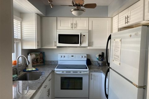 Copropriété à louer à Bradenton, Floride: 1 chambre, 78.97 m2 № 2166115 - photo 3