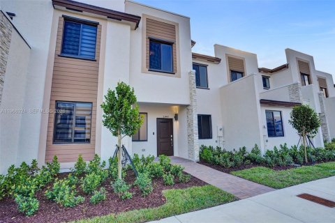 Townhouse in Homestead, Florida 3 bedrooms, 133.97 sq.m. № 2030742