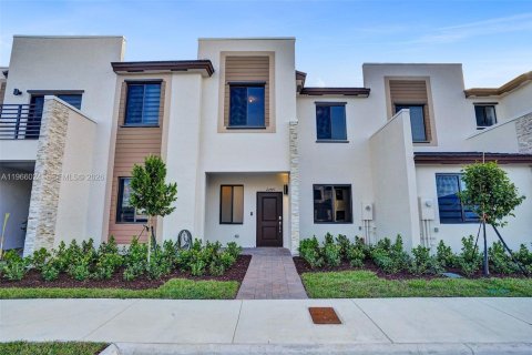 Touwnhouse à louer à Homestead, Floride: 3 chambres, 133.97 m2 № 2030742 - photo 2