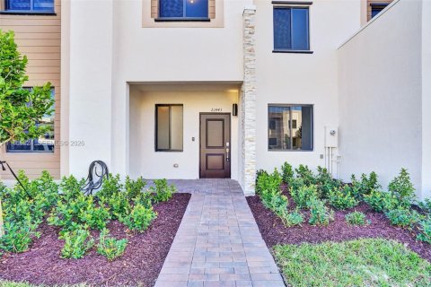 Touwnhouse à louer à Homestead, Floride: 3 chambres, 133.97 m2 № 2030742 - photo 5