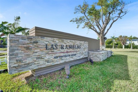 Touwnhouse à louer à Homestead, Floride: 3 chambres, 133.97 m2 № 2030742 - photo 6