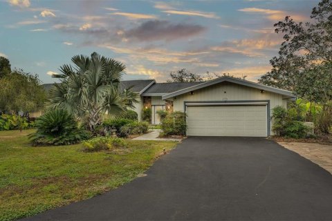 Casa en venta en Haines City, Florida, 2 dormitorios, 198.16 m2 № 1554535 - foto 1