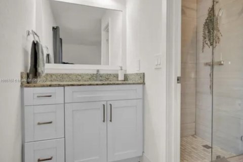 Adosado en alquiler en Miami, Florida, 2 dormitorios, 91.6 m2 № 1952079 - foto 3