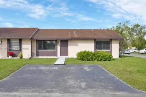 Adosado en alquiler en Miami, Florida, 2 dormitorios, 91.6 m2 № 1952079 - foto 2