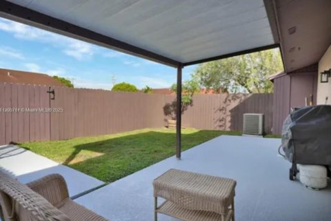 Adosado en alquiler en Miami, Florida, 2 dormitorios, 91.6 m2 № 1952079 - foto 7