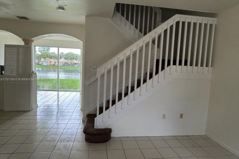 Touwnhouse à louer à Homestead, Floride: 3 chambres, 120.96 m2 № 1968883 - photo 1