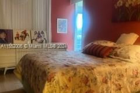 Condo in Lauderdale Lakes, Florida, 1 bedroom № 2018807 - photo 14