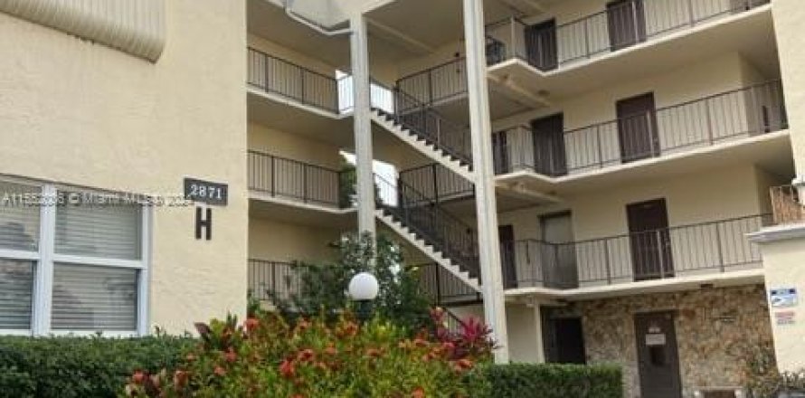 Condo in Lauderdale Lakes, Florida, 1 bedroom № 2018807