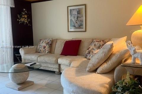 Condo in Lauderdale Lakes, Florida, 1 bedroom № 2018807 - photo 7