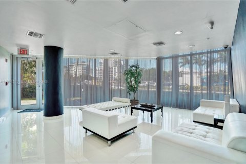 Condo in Miami Beach, Florida, 2 bedrooms № 2172790 - photo 30