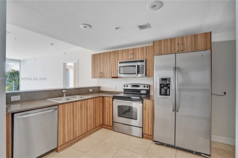 Condo in Miami Beach, Florida, 2 bedrooms № 2172790 - photo 8