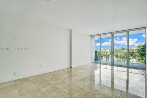 Condo in Miami Beach, Florida, 2 bedrooms № 2172790 - photo 14