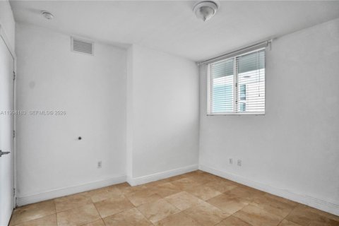 Condo in Miami Beach, Florida, 2 bedrooms № 2172790 - photo 6