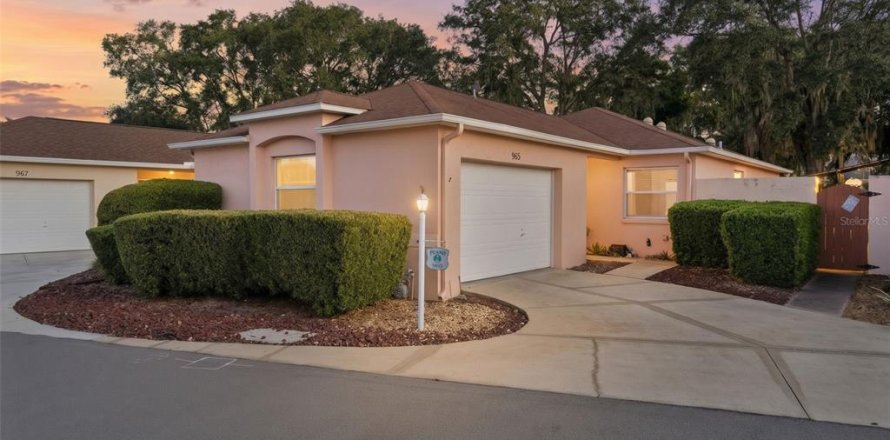 Casa en The Villages, Florida 2 dormitorios, 107.4 m2 № 2387673