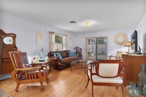 Casa en venta en The Villages, Florida, 2 dormitorios, 107.4 m2 № 2387673 - foto 4