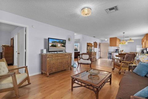 Casa en venta en The Villages, Florida, 2 dormitorios, 107.4 m2 № 2387673 - foto 16