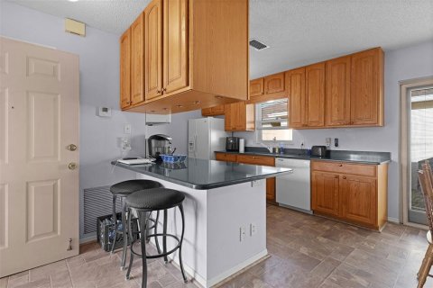 Casa en venta en The Villages, Florida, 2 dormitorios, 107.4 m2 № 2387673 - foto 6
