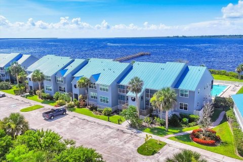 Condominio en venta en Port Charlotte, Florida, 1 dormitorio, 57.23 m2 № 1830076 - foto 1