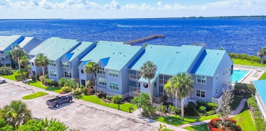 Condo in Port Charlotte, Florida, 1 bedroom № 1830076