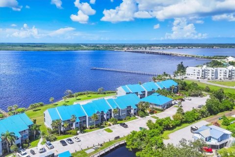 Condominio en venta en Port Charlotte, Florida, 1 dormitorio, 57.23 m2 № 1830076 - foto 3