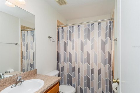 Casa en venta en Kissimmee, Florida, 4 dormitorios, 138.8 m2 № 1903634 - foto 16
