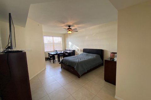 Condo in Sunrise, Florida, 2 bedrooms  № 1997292 - photo 3