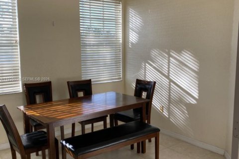 Condo in Sunrise, Florida, 2 bedrooms  № 1997292 - photo 10