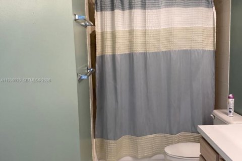 Condo in Sunrise, Florida, 2 bedrooms  № 1997292 - photo 6