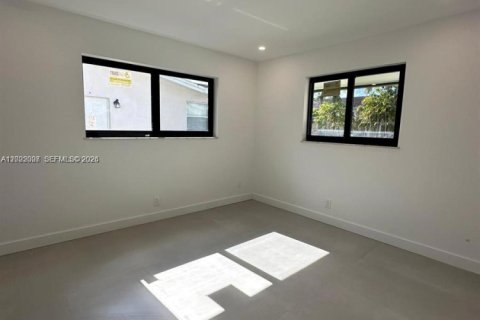 Снять в аренду виллу или дом в Холливуд, Флорида 3 спальни, 129.78м2, № 2085556 - фото 6