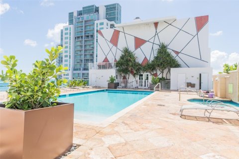 Condo in Miami, Florida, 1 bedroom  № 2052958 - photo 15