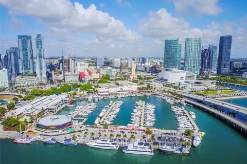 Condo in Miami, Florida, 1 bedroom  № 2052958 - photo 2