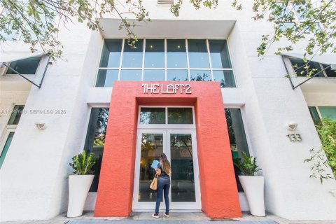 Condo in Miami, Florida, 1 bedroom  № 2052958 - photo 5