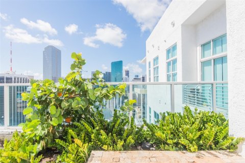 Condo in Miami, Florida, 1 bedroom  № 2052958 - photo 14