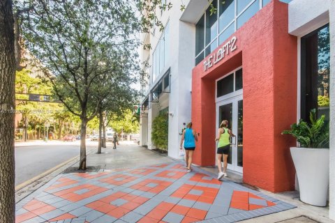 Condo in Miami, Florida, 1 bedroom  № 2052958 - photo 6