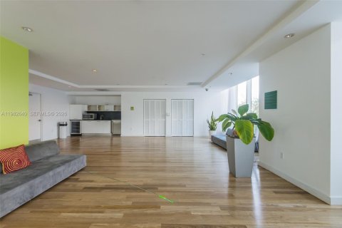 Condo in Miami, Florida, 1 bedroom  № 2052958 - photo 25