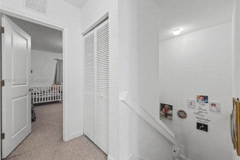 House in Florida City, Florida 4 bedrooms, 124.3 sq.m. № 2025895 - photo 22