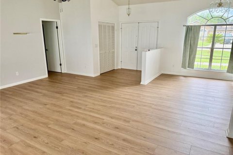 Casa en alquiler en New Port Richey, Florida, 3 dormitorios, 156.82 m2 № 1911528 - foto 4