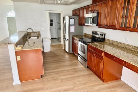 Casa en alquiler en New Port Richey, Florida, 3 dormitorios, 156.82 m2 № 1911528 - foto 6