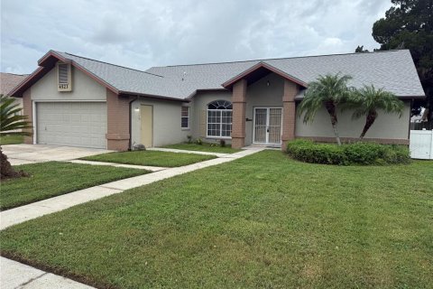 Casa en alquiler en New Port Richey, Florida, 3 dormitorios, 156.82 m2 № 1911528 - foto 2