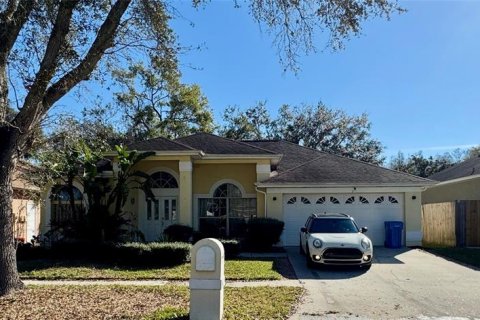 House in Tampa, Florida 4 bedrooms, 204.01 sq.m. № 1523609 - photo 1