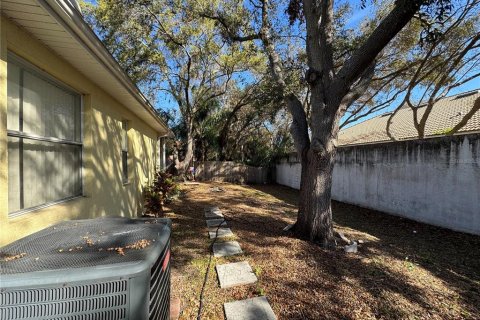 House in Tampa, Florida 4 bedrooms, 204.01 sq.m. № 1523609 - photo 25