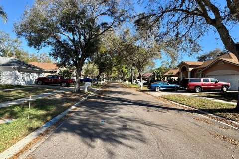 House in Tampa, Florida 4 bedrooms, 204.01 sq.m. № 1523609 - photo 5