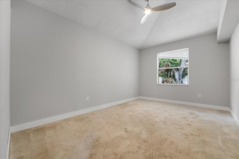 House in Tampa, Florida 4 bedrooms, 204.01 sq.m. № 1523609 - photo 30