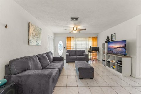 Villa ou maison à vendre à Deltona, Floride: 3 chambres, 111.3 m2 № 2149857 - photo 5